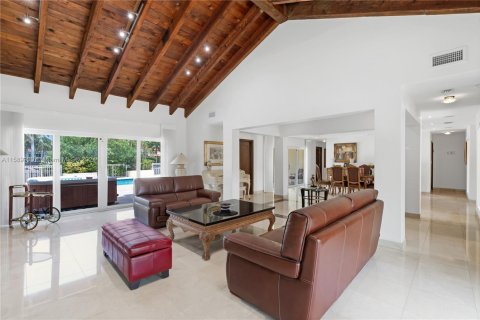 House in Golden Beach, Florida 4 bedrooms, 364.18 sq.m. № 1669686 - photo 26