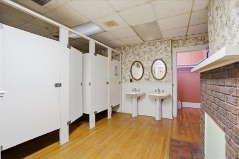 Commercial property in Palmetto, Florida 559.09 sq.m. № 2166029 - photo 26