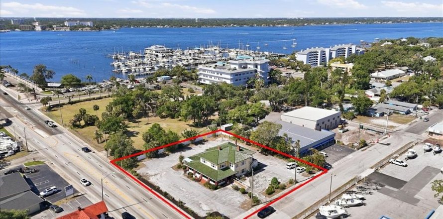 Commercial property in Palmetto, Florida 559.09 sq.m. № 2166029