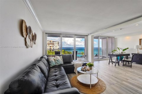 Condominio en venta en South Palm Beach, Florida, 2 dormitorios, 113.71 m2 № 1955690 - foto 1