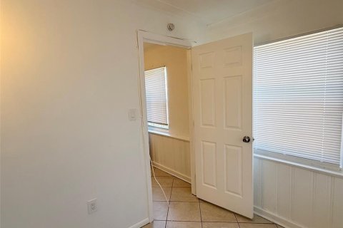 House in Saint Petersburg, Florida 2 bedrooms, 85.56 sq.m. № 2147954 - photo 17