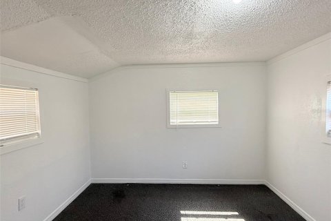 House in Saint Petersburg, Florida 2 bedrooms, 85.56 sq.m. № 2147954 - photo 12