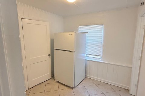 House in Saint Petersburg, Florida 2 bedrooms, 85.56 sq.m. № 2147954 - photo 7