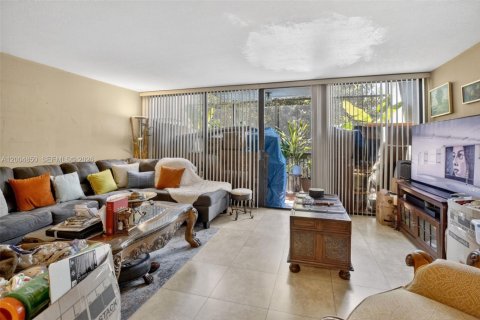 Touwnhouse à vendre à Davie, Floride: 2 chambres, 114.27 m2 № 2073813 - photo 14