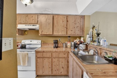 Touwnhouse à vendre à Davie, Floride: 2 chambres, 114.27 m2 № 2073813 - photo 10