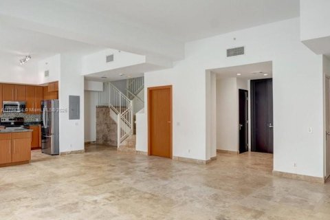 Снять в аренду кондоминиум в Серфсайд, Флорида 4 спальни, 283.91м2, № 1958786 - фото 4