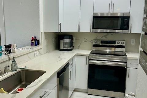 Condominio en venta en Miramar, Florida, 3 dormitorios, 153.29 m2 № 2076219 - foto 9