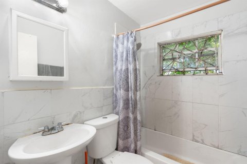 House in Miami Gardens, Florida 3 bedrooms, 103.4 sq.m. № 2083385 - photo 7