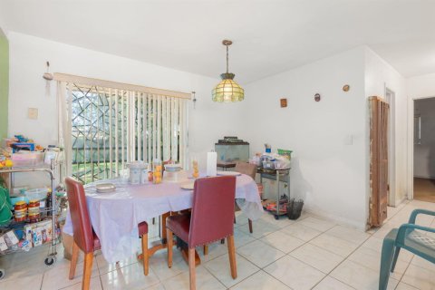 House in Miami Gardens, Florida 3 bedrooms, 103.4 sq.m. № 2083385 - photo 8