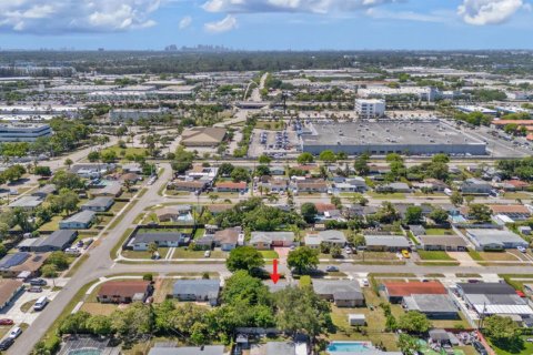 House in Miami Gardens, Florida 3 bedrooms, 103.4 sq.m. № 2083385 - photo 20