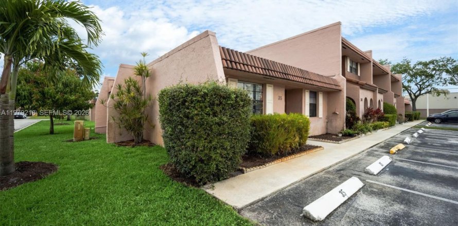 Condo à Davie, Floride, 2 chambres  № 2045336