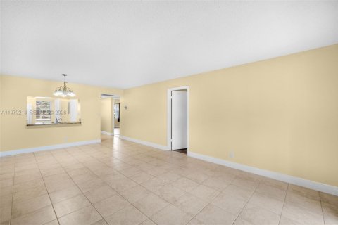 Copropriété à louer à Davie, Floride: 2 chambres, 105.91 m2 № 2045336 - photo 9