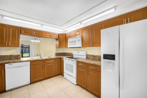 Copropriété à louer à Davie, Floride: 2 chambres, 105.91 m2 № 2045336 - photo 10