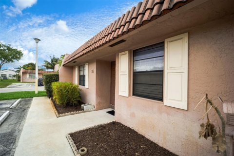 Copropriété à louer à Davie, Floride: 2 chambres, 105.91 m2 № 2045336 - photo 3