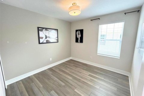 Townhouse in Orlando, Florida 3 bedrooms, 151.71 sq.m. № 2167160 - photo 13