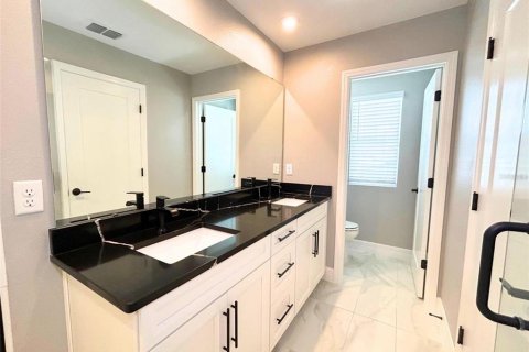 Townhouse in Orlando, Florida 3 bedrooms, 151.71 sq.m. № 2167160 - photo 11