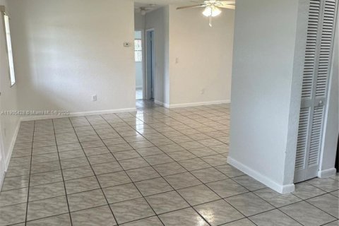 Casa en alquiler en Palmetto Bay, Florida, 3 dormitorios, 137.03 m2 № 1956177 - foto 16