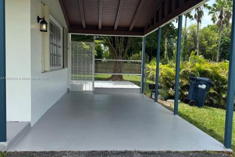 Casa en alquiler en Palmetto Bay, Florida, 3 dormitorios, 137.03 m2 № 1956177 - foto 28