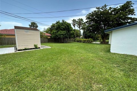 Casa en alquiler en Palmetto Bay, Florida, 3 dormitorios, 137.03 m2 № 1956177 - foto 21