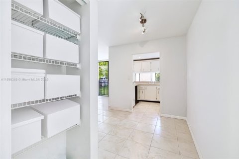 Copropriété à vendre à Sunny Isles Beach, Floride: 1 chambre, 59.46 m2 № 1966204 - photo 14