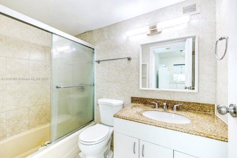 Copropriété à vendre à Sunny Isles Beach, Floride: 1 chambre, 59.46 m2 № 1966204 - photo 12