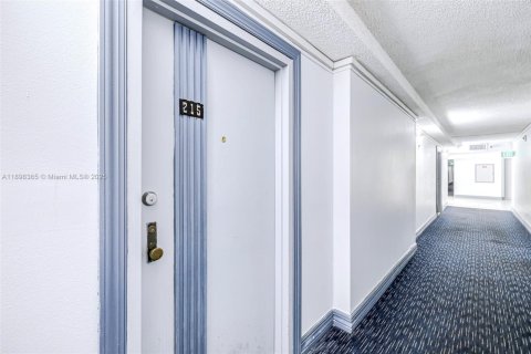 Copropriété à vendre à Sunny Isles Beach, Floride: 1 chambre, 59.46 m2 № 1966204 - photo 16