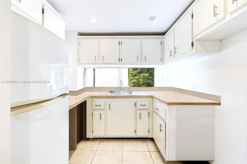 Copropriété à vendre à Sunny Isles Beach, Floride: 1 chambre, 59.46 m2 № 1966204 - photo 8