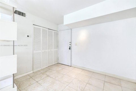 Copropriété à vendre à Sunny Isles Beach, Floride: 1 chambre, 59.46 m2 № 1966204 - photo 15