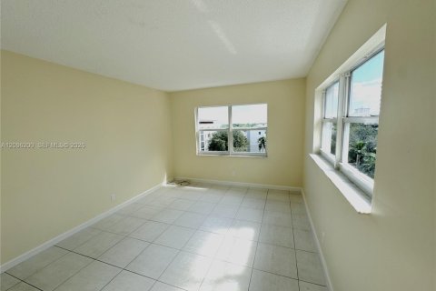 Copropriété à louer à Fort Lauderdale, Floride: 1 chambre, 66.89 m2 № 2386854 - photo 14