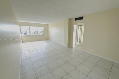 Copropriété à louer à Fort Lauderdale, Floride: 1 chambre, 66.89 m2 № 2386854 - photo 5