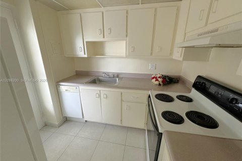 Copropriété à louer à Fort Lauderdale, Floride: 1 chambre, 66.89 m2 № 2386854 - photo 8