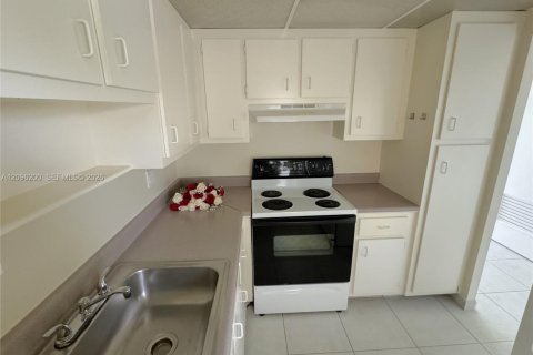 Copropriété à louer à Fort Lauderdale, Floride: 1 chambre, 66.89 m2 № 2386854 - photo 9