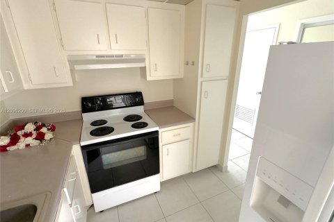 Copropriété à louer à Fort Lauderdale, Floride: 1 chambre, 66.89 m2 № 2386854 - photo 10