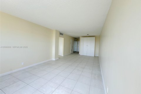 Copropriété à louer à Fort Lauderdale, Floride: 1 chambre, 66.89 m2 № 2386854 - photo 6