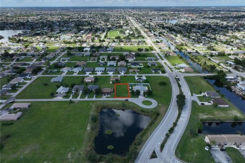 Land in Cape Coral, Florida № 1905454 - photo 2
