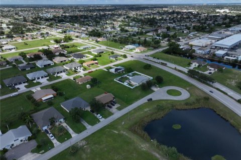Land in Cape Coral, Florida № 1905454 - photo 10