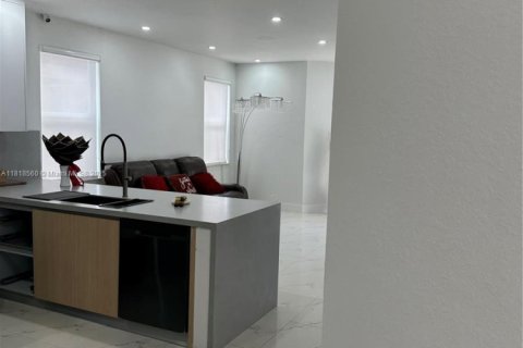 Villa ou maison à vendre à Miami, Floride: 3 chambres, 205.13 m2 № 1775766 - photo 5