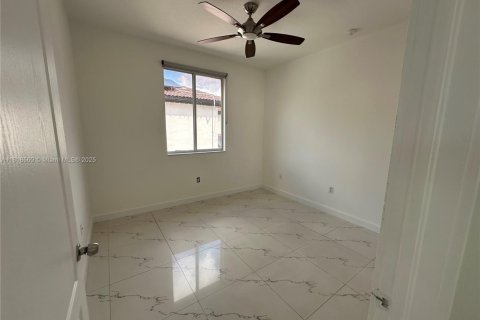 Villa ou maison à vendre à Miami, Floride: 3 chambres, 205.13 m2 № 1775766 - photo 21