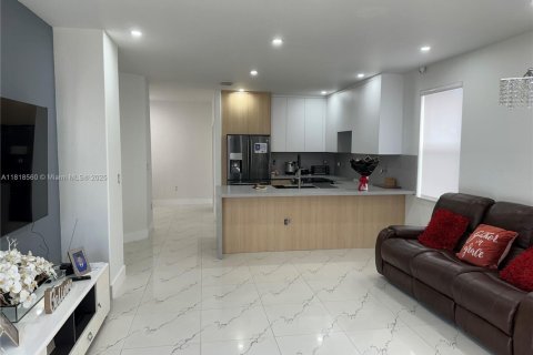 Villa ou maison à vendre à Miami, Floride: 3 chambres, 205.13 m2 № 1775766 - photo 7