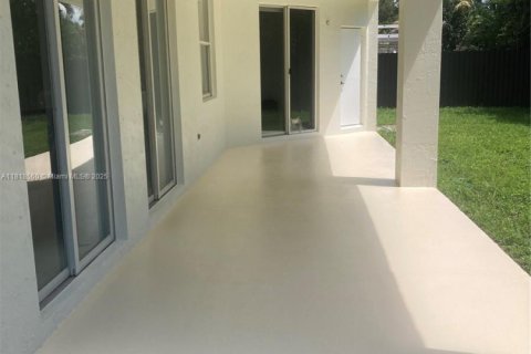 Villa ou maison à vendre à Miami, Floride: 3 chambres, 205.13 m2 № 1775766 - photo 9