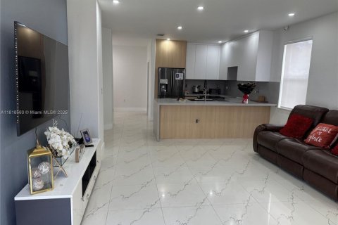 Villa ou maison à vendre à Miami, Floride: 3 chambres, 205.13 m2 № 1775766 - photo 6