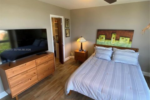 Condo in Pompano Beach, Florida, 2 bedrooms № 2183855 - photo 17