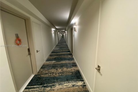 Condo in Pompano Beach, Florida, 2 bedrooms № 2183855 - photo 29