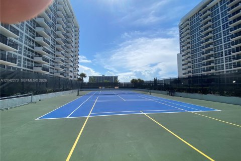 Condo in Pompano Beach, Florida, 2 bedrooms № 2183855 - photo 28