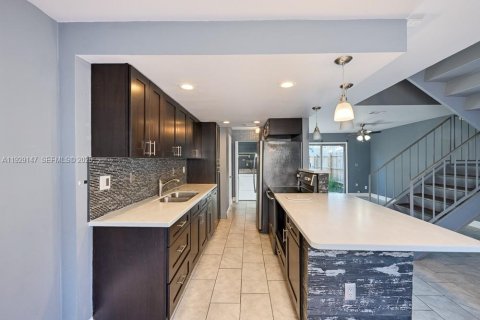 Купить таунхаус в Джэксонвилл, Флорида 3 спальни, 113.71м2, № 1988465 - фото 3