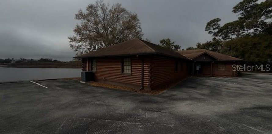 Commercial property in Lake Wales, Florida 278.71 sq.m. № 2104923