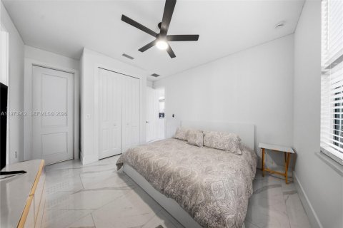 Casa en venta en Naples, Florida, 5 dormitorios, 157.93 m2 № 2035979 - foto 20