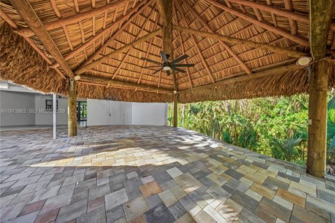 Casa en venta en Naples, Florida, 5 dormitorios, 157.93 m2 № 2035979 - foto 28