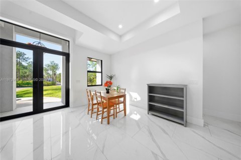Casa en venta en Naples, Florida, 5 dormitorios, 157.93 m2 № 2035979 - foto 8