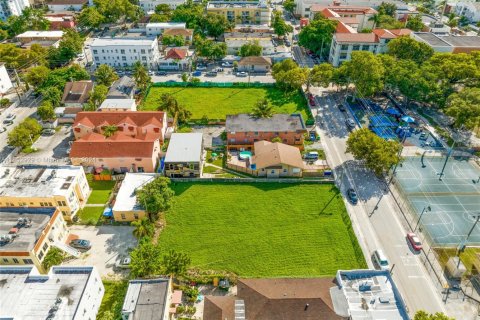 Commercial property in Miami, Florida № 1936292 - photo 5